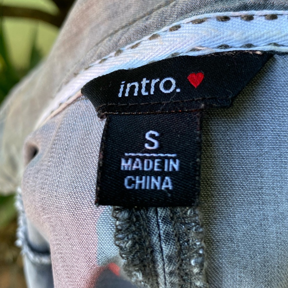 Intro Gray Distressed Button Down - Picture 7 of 8